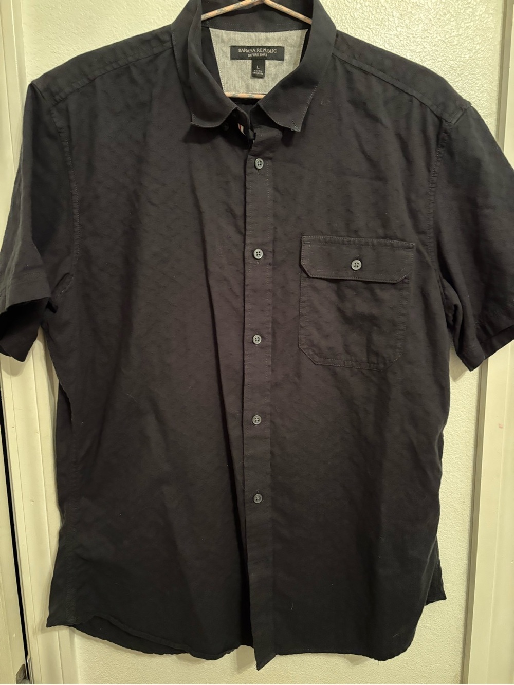 Banana Republic Oxford Black Short-Sleeve Button-Down Shirt L